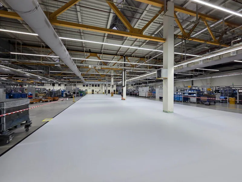 Industriebodenbeschichtung Qualitätsarbeit – Sorgfältige Oberflächenbehandlung